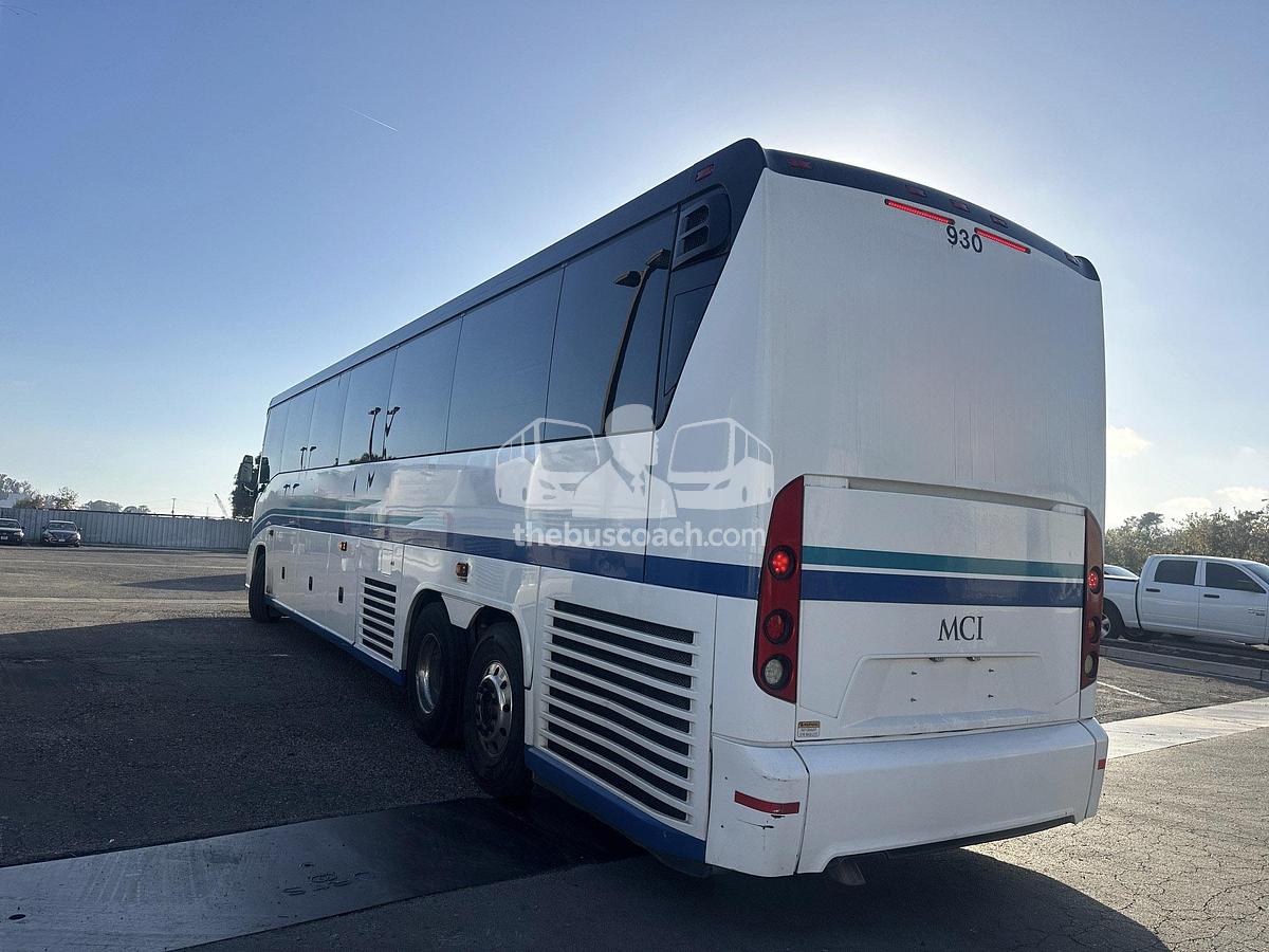 Used 2013 MCI J4500