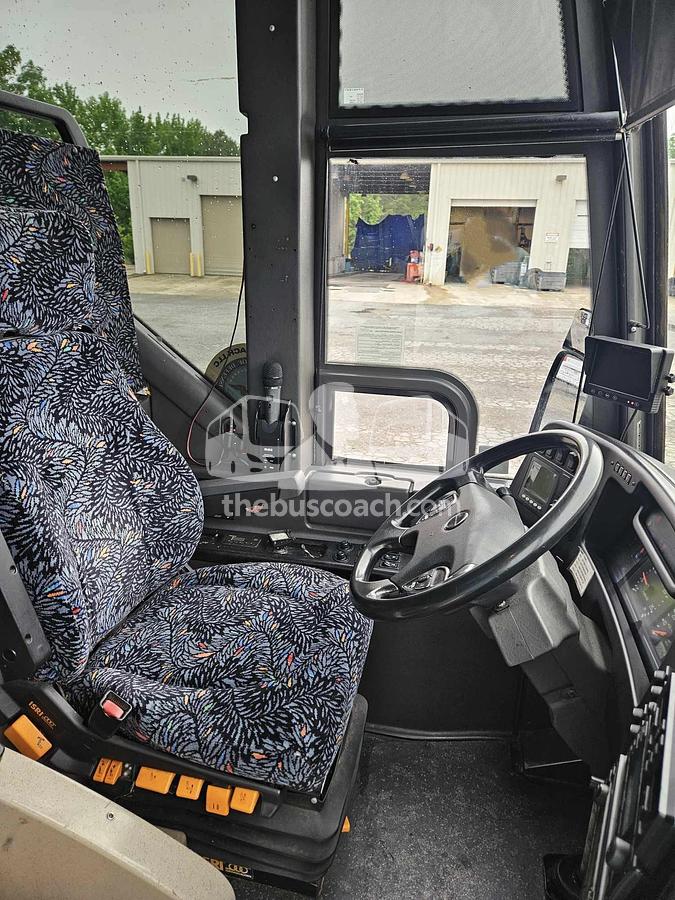 Used 2009 PREVOST H3-45