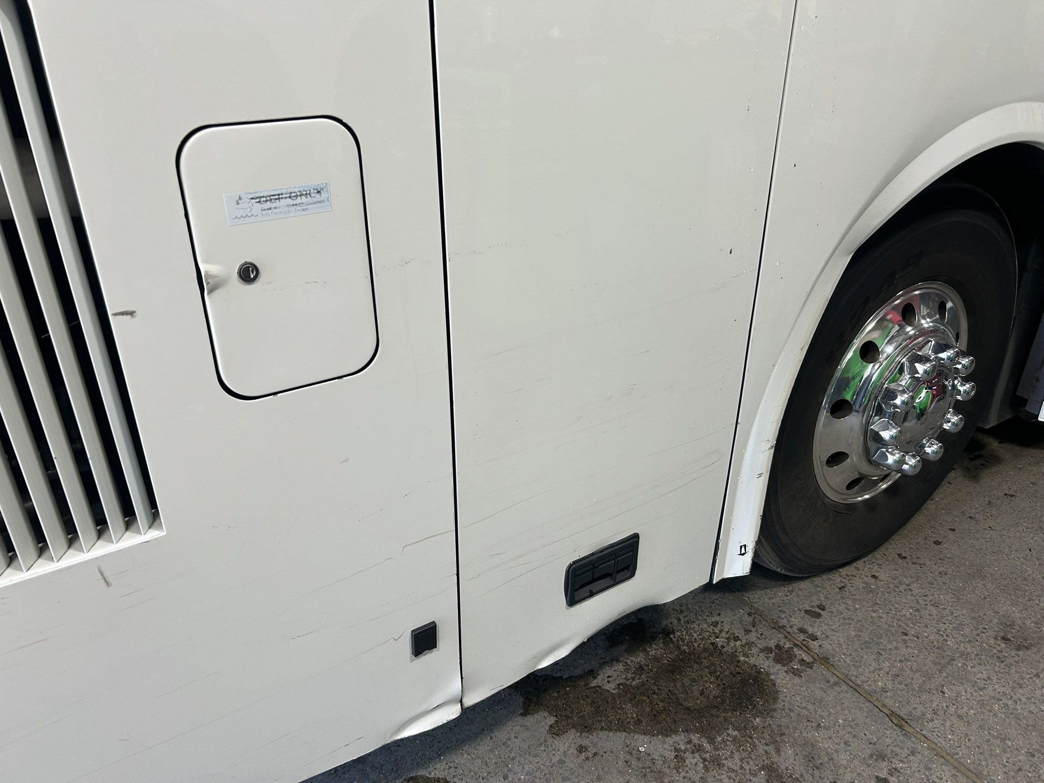Used 2019 VOLVO 9700 ADA
