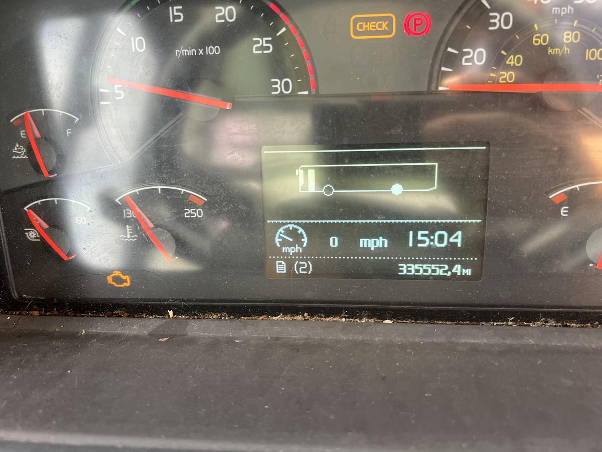 Used 2017 VOLVO 9700