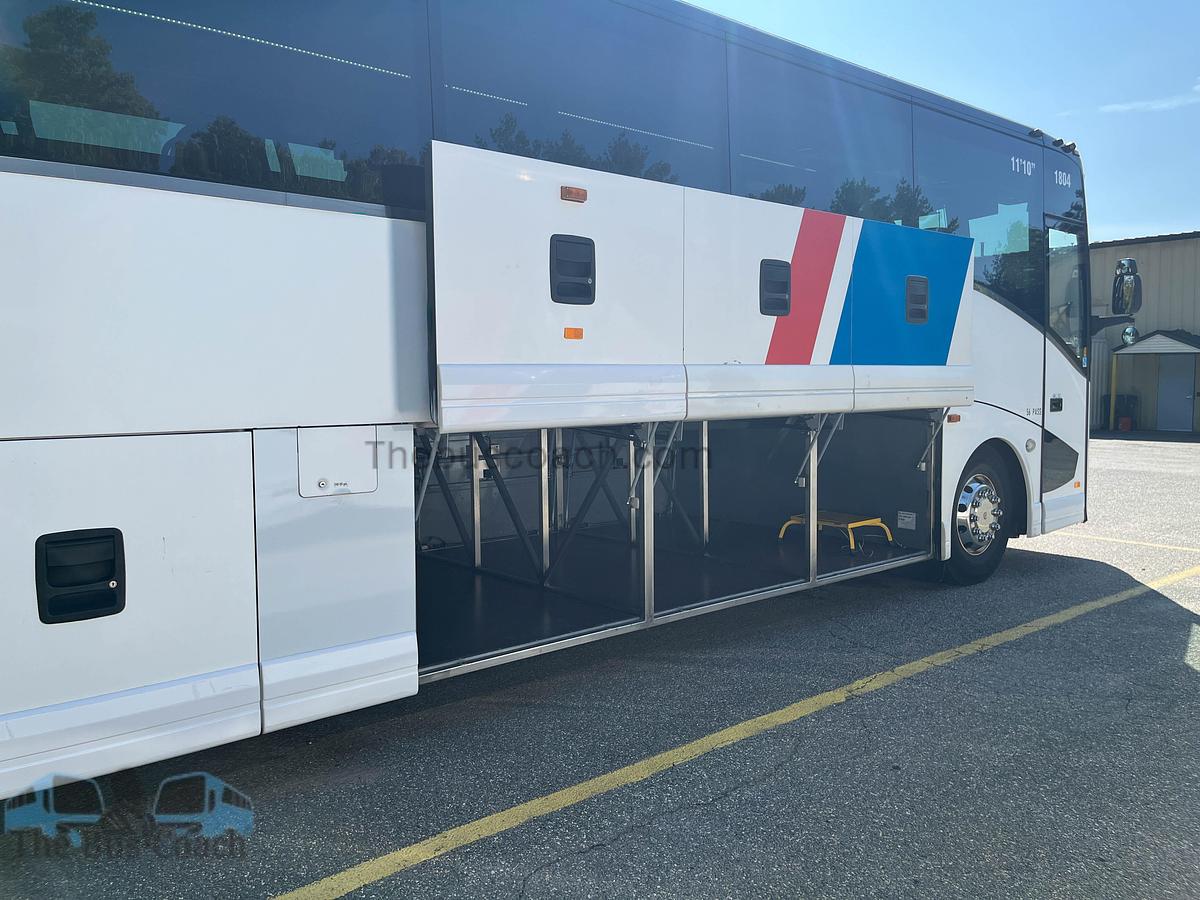 Used 2018 VAN HOOL CX45 ADA