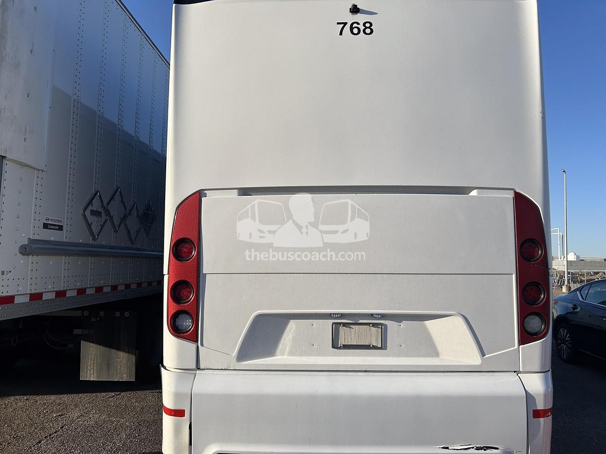 Used 2014 MCI J4500 ADA