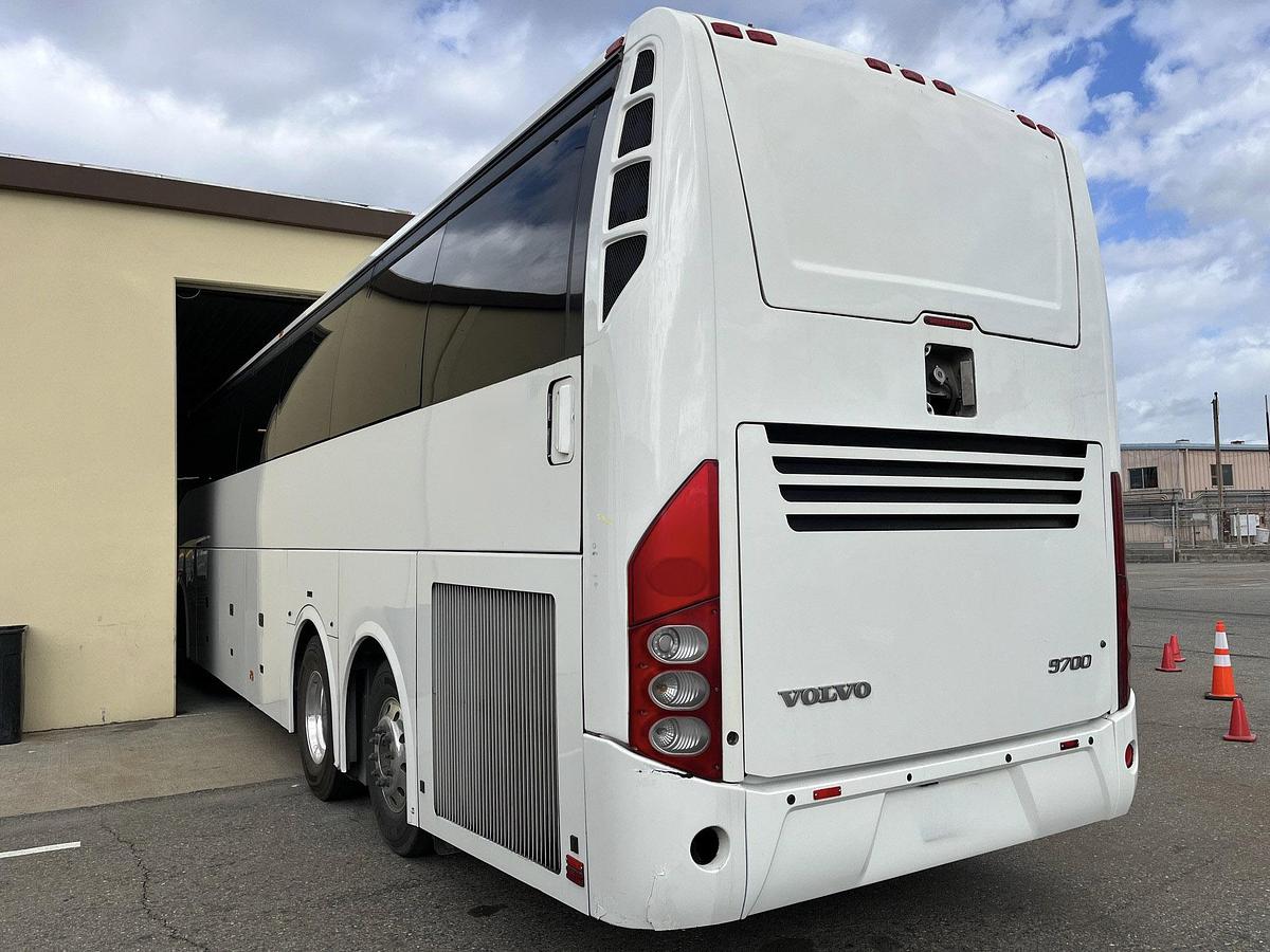 Used 2018 VOLVO 9700 ADA