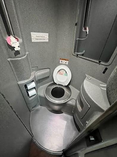 Used 2014 MCI J4500 ADA