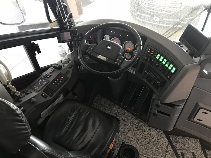 Used 2006 MCI E4500 Conv