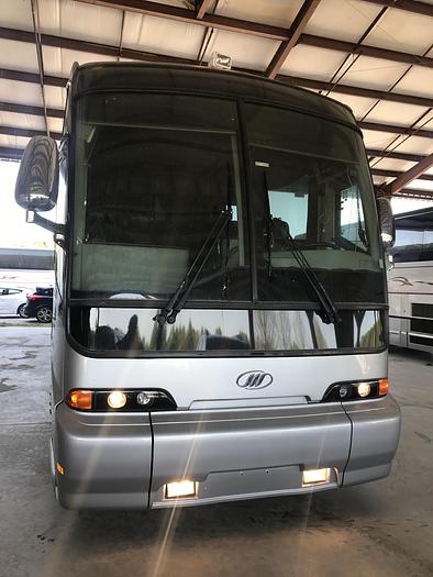 Used 2006 MCI E4500 Conv