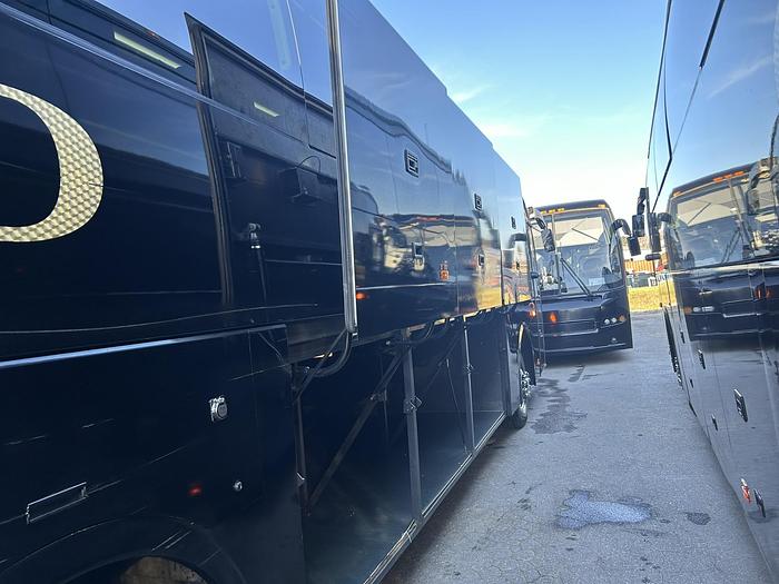 Used 2018 VOLVO 9700