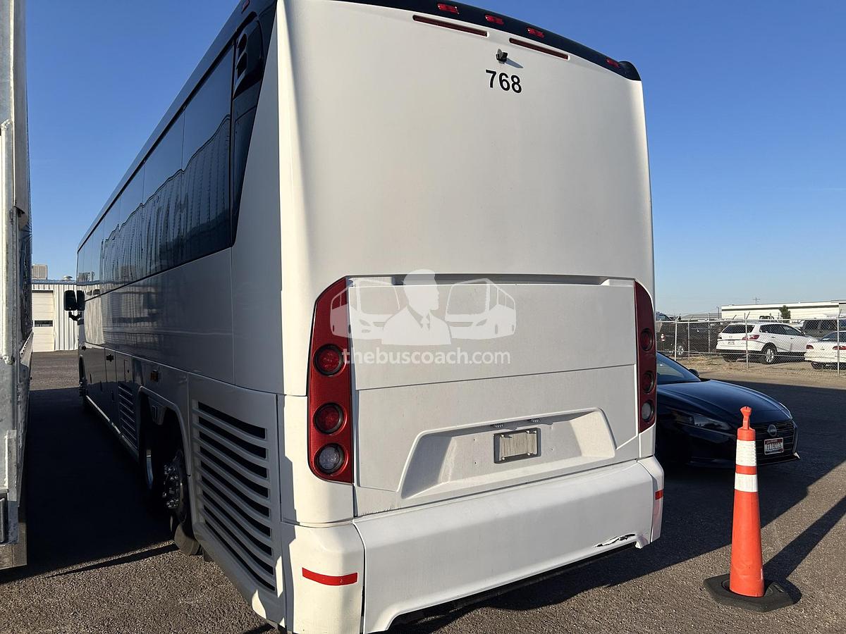 Used 2014 MCI J4500 ADA