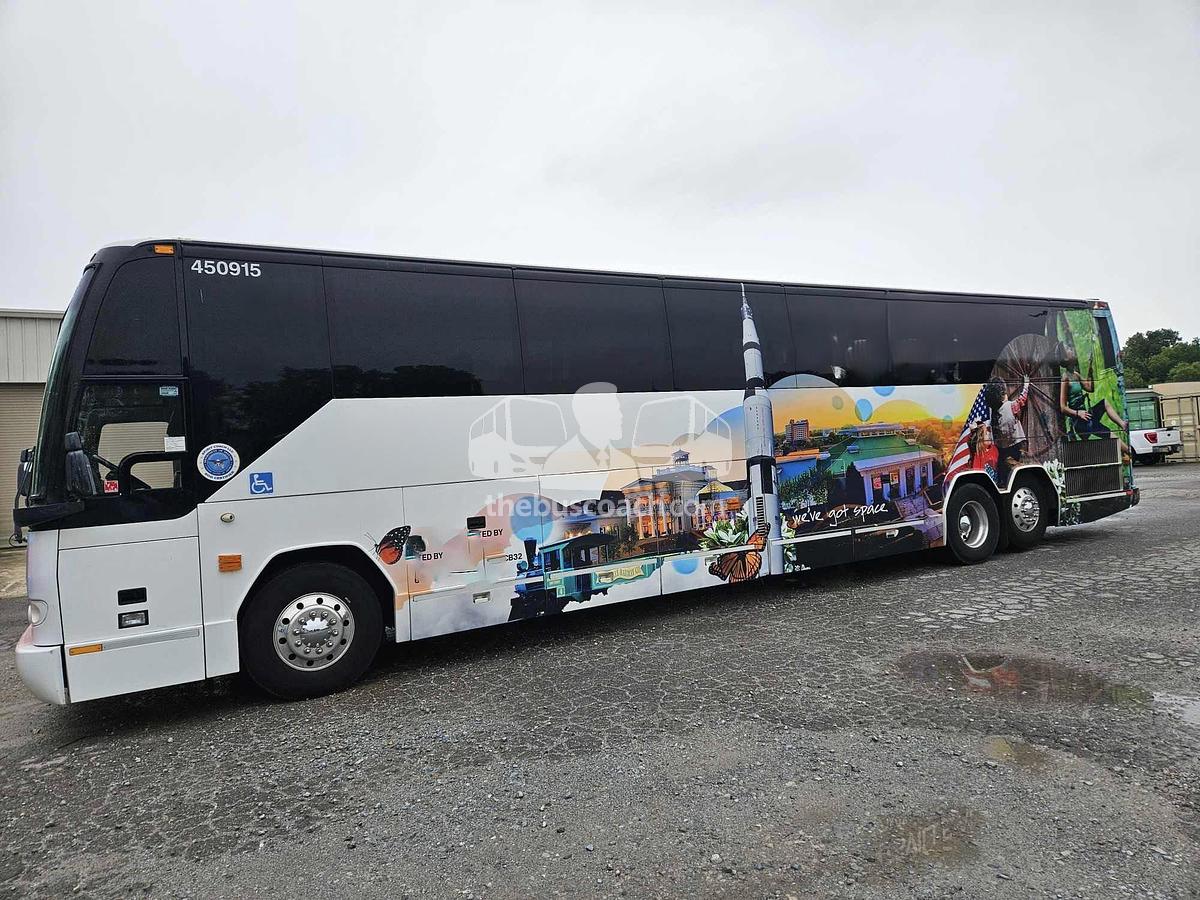 Used 2009 PREVOST H3-45 ADA