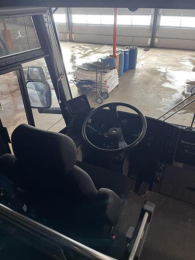 Used 2007 MCI D4505
