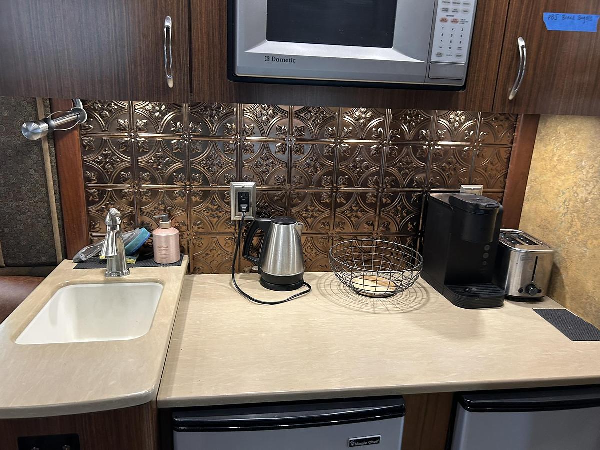 Used 2008 PREVOST XLII