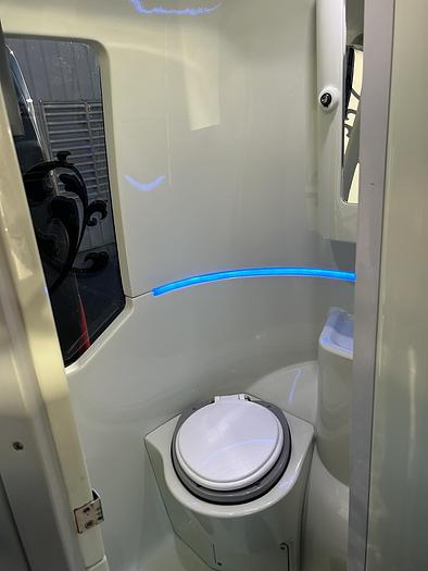 Used 2018 VOLVO 9700