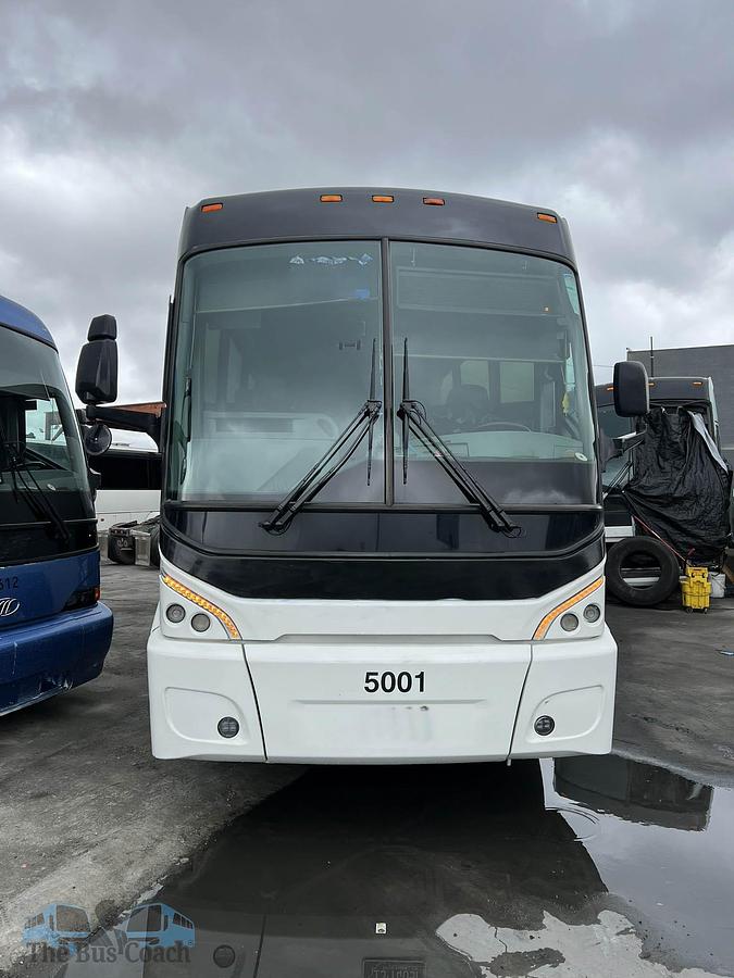 Used 2014 MCI J4500 ADA