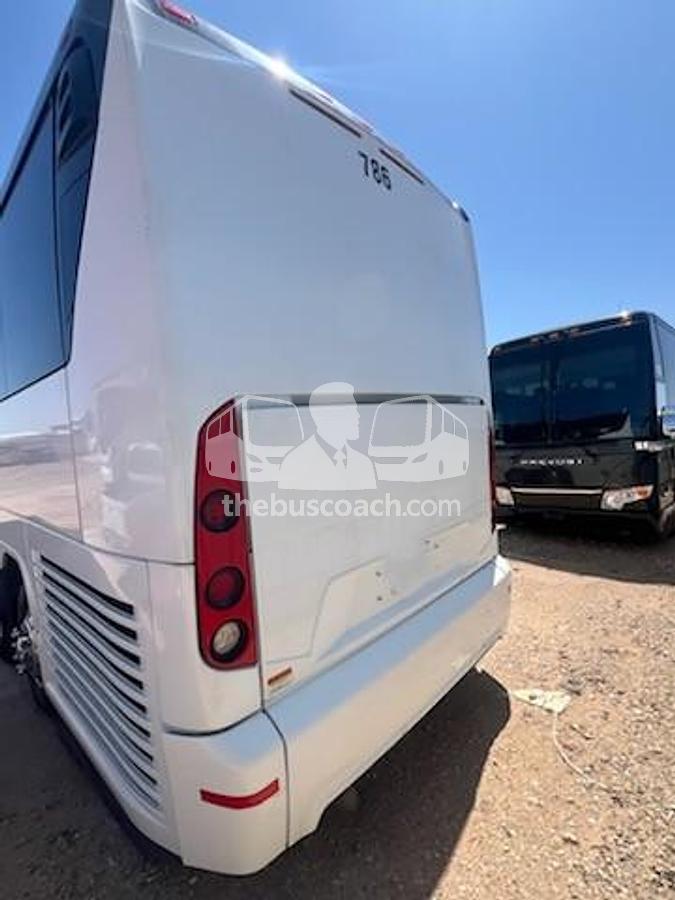 Used 2016 MCI J4500