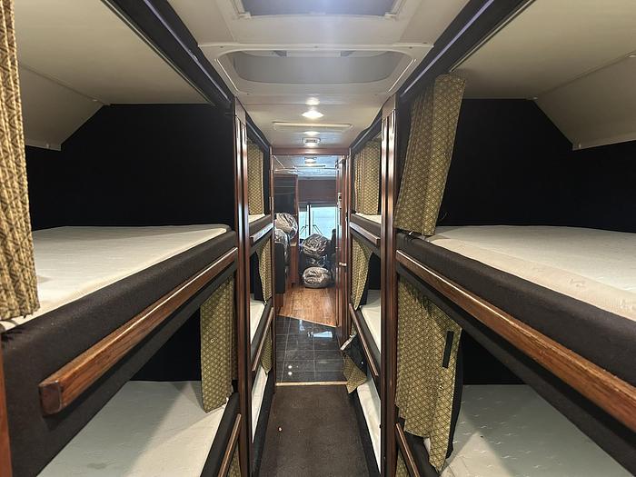Used 2005 PREVOST XL2 Entertainer
