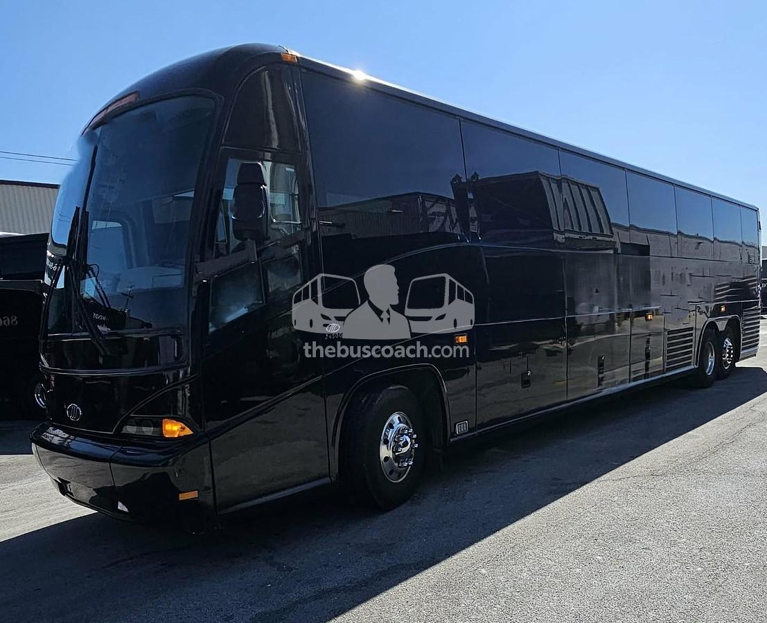 Used 2012 MCI J4500