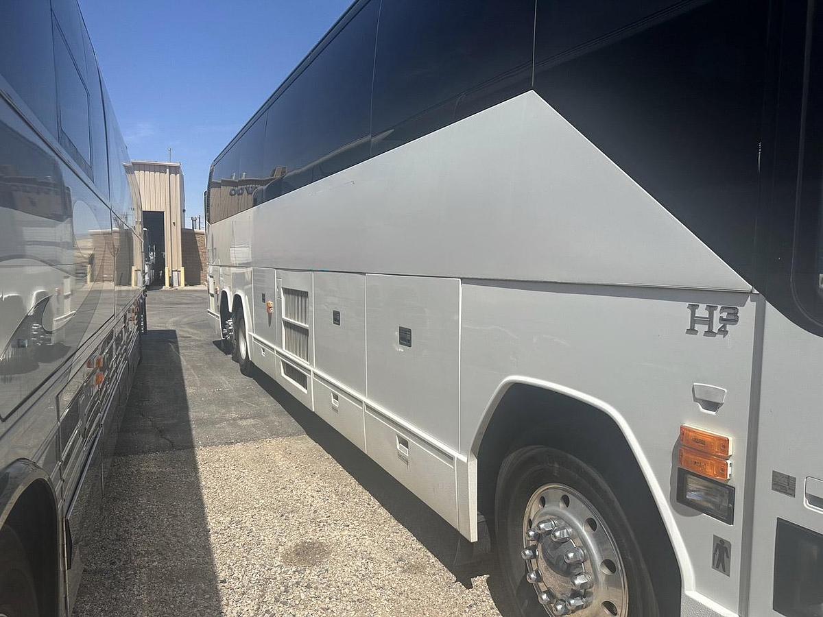 Used 2010 PREVOST H3-41