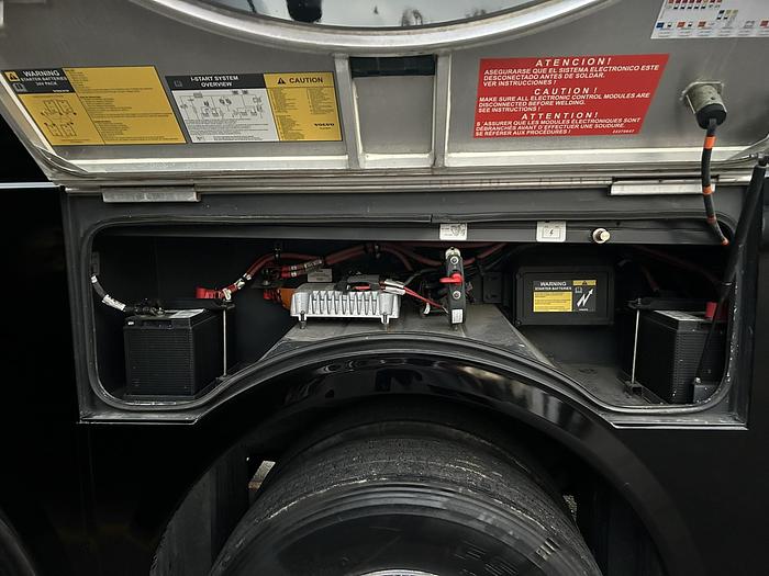 Used 2018 VOLVO 9700