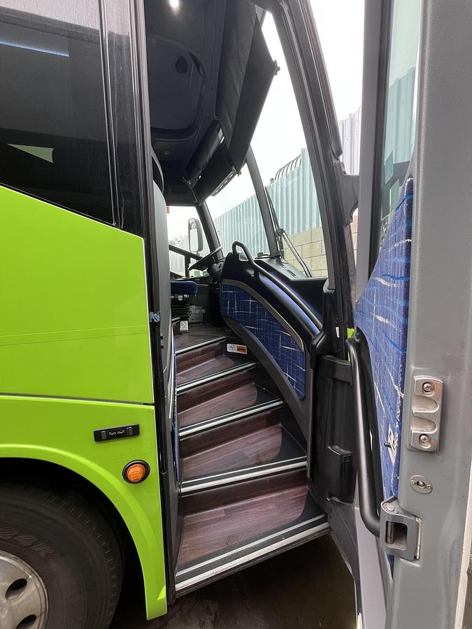 Used 2019 MCI J4500 ADA
