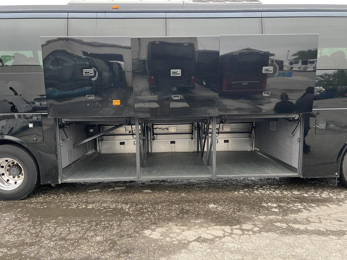 Used 2016 VOLVO 9700