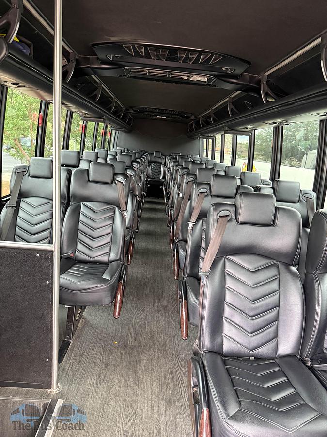 Used 2018 FREIGHTLINER GM40