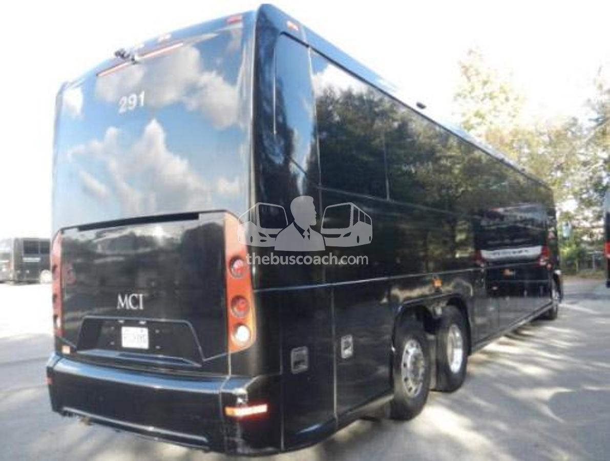 Used 2019 MCI J4500