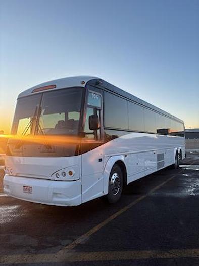Used 2016 MCI J4500
