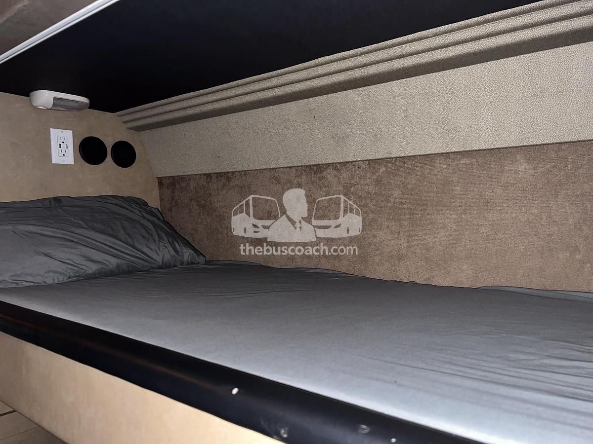 Used 2006 PREVOST XLII Entertainer Willie
