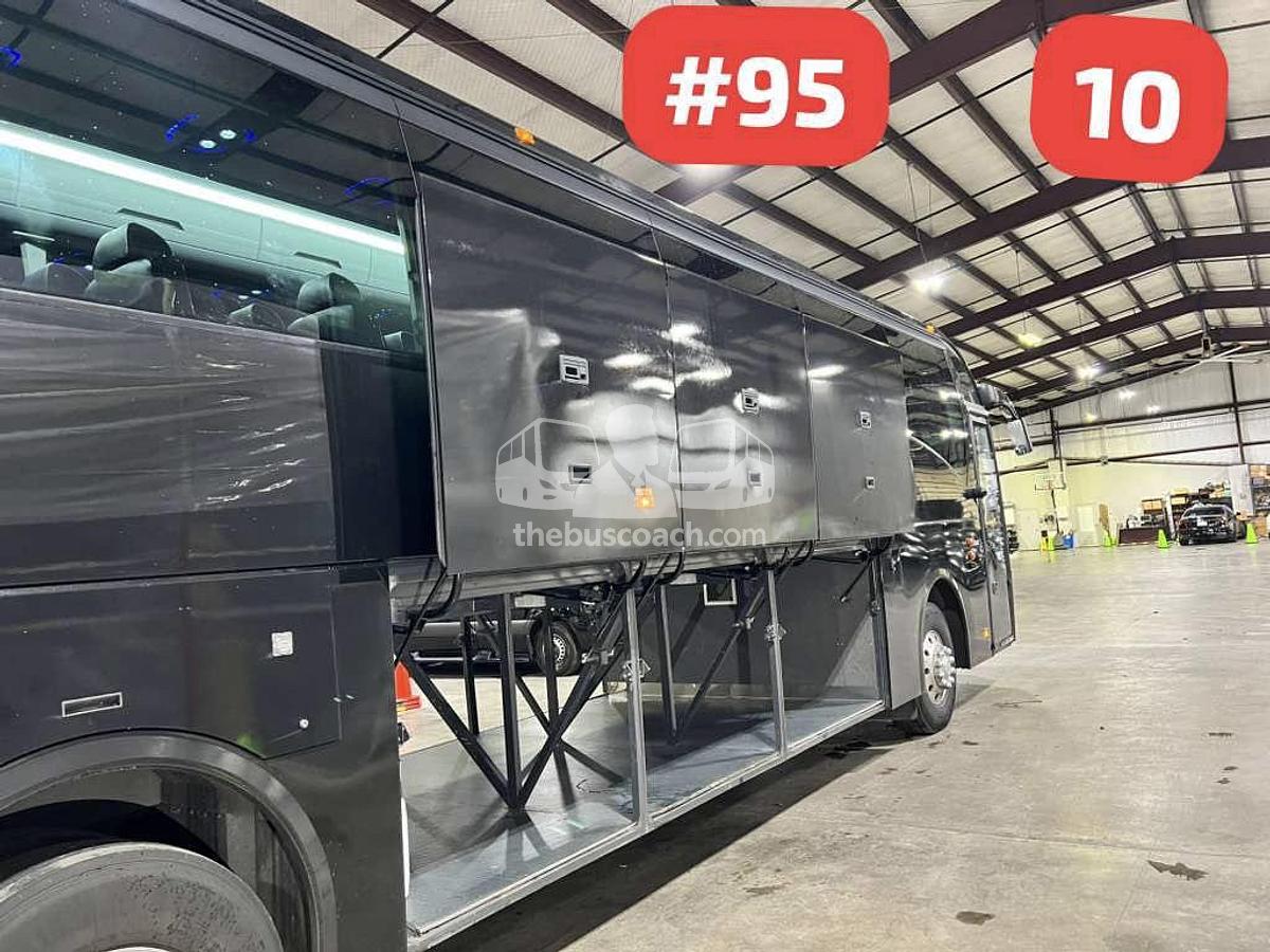 Used 2018 VOLVO 9700