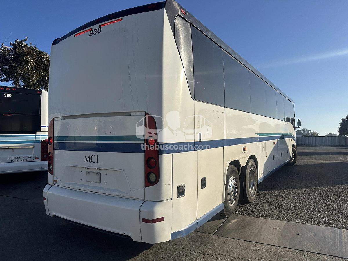 Used 2013 MCI J4500
