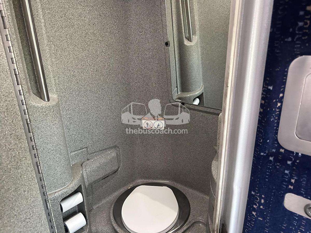 Used 2016 MCI J4500
