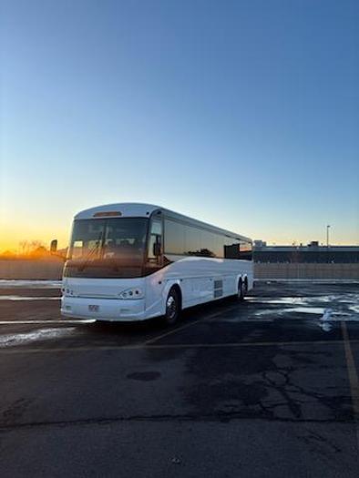 Used 2016 MCI J4500