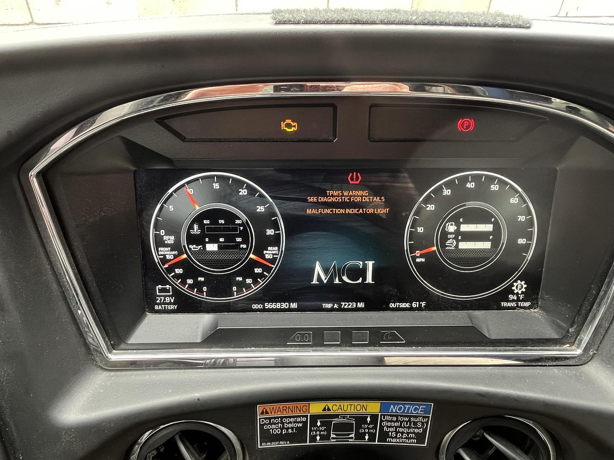 Used 2019 MCI J4500 ADA