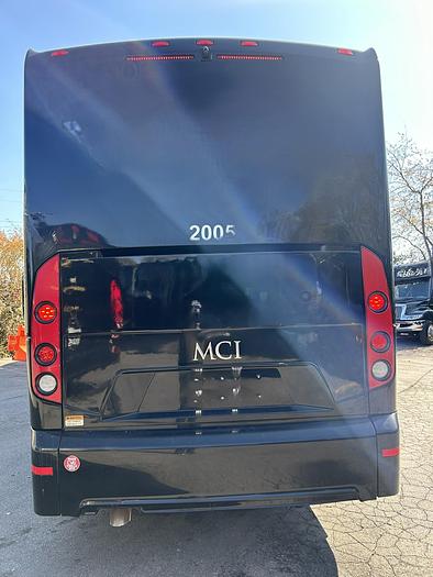 Used 2020 MCI J4500
