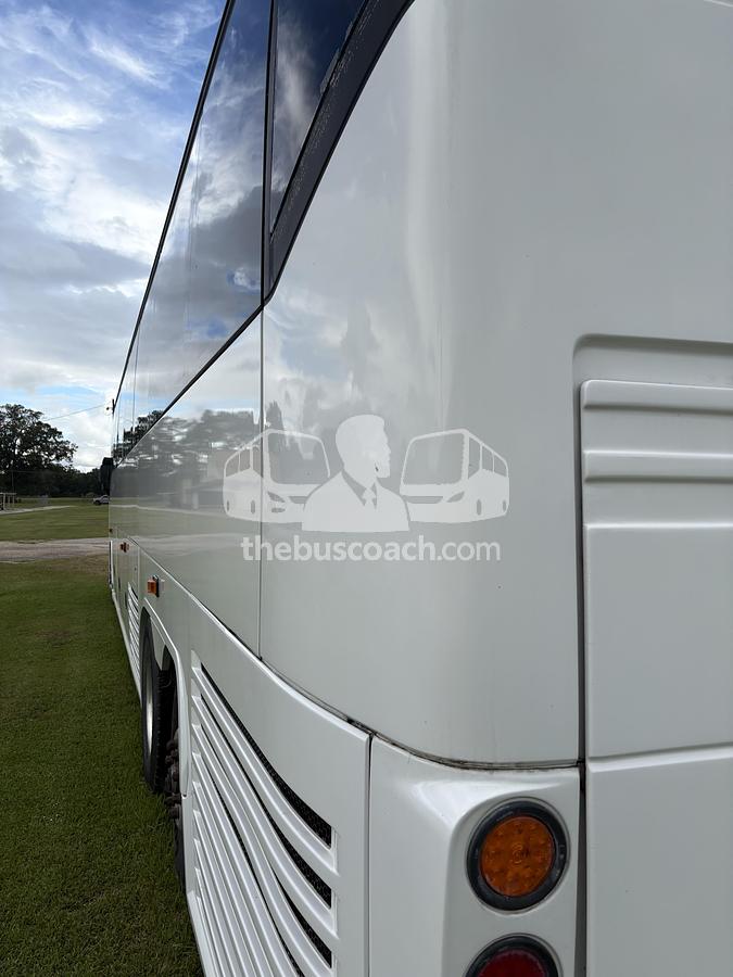 Used 2004 MCI J4500