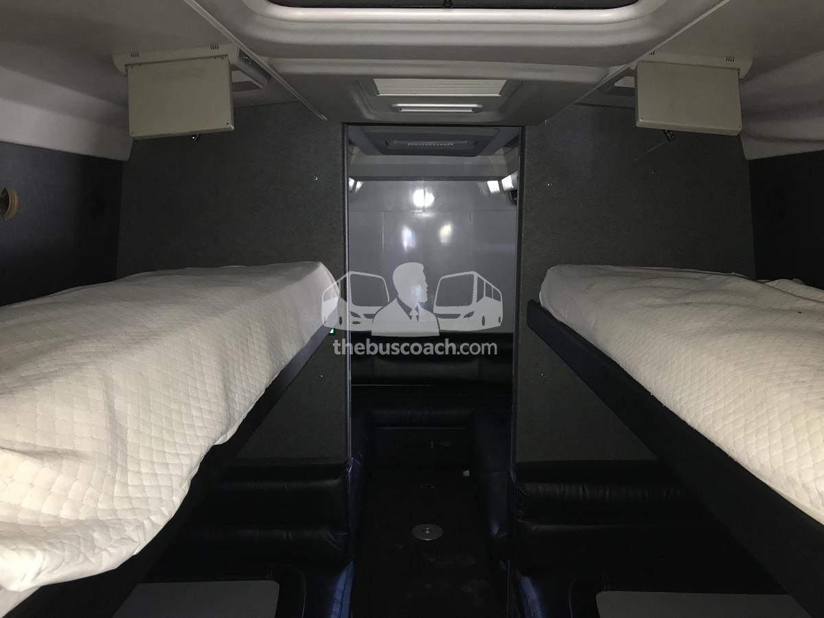 Used 2006 MCI E4500 Conv