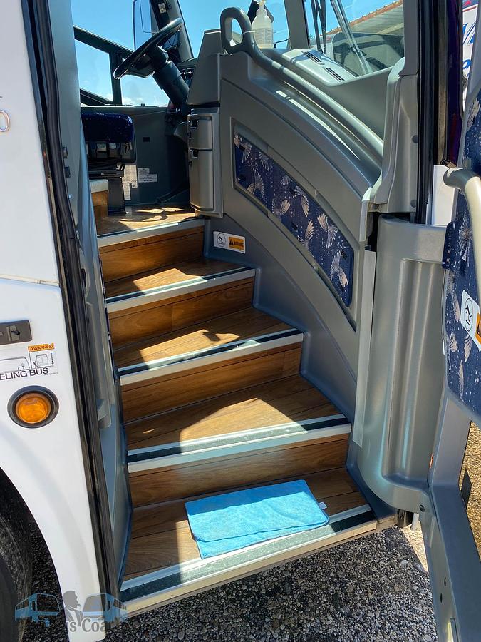 Used 2015 MCI J4500
