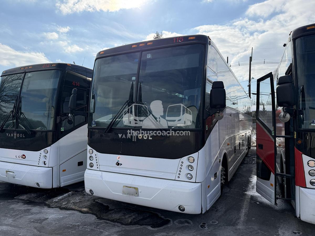 Used 2015 VAN HOOL CX45 ADA