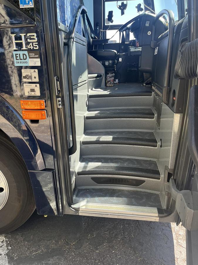 Used 2019 PREVOST H3-45