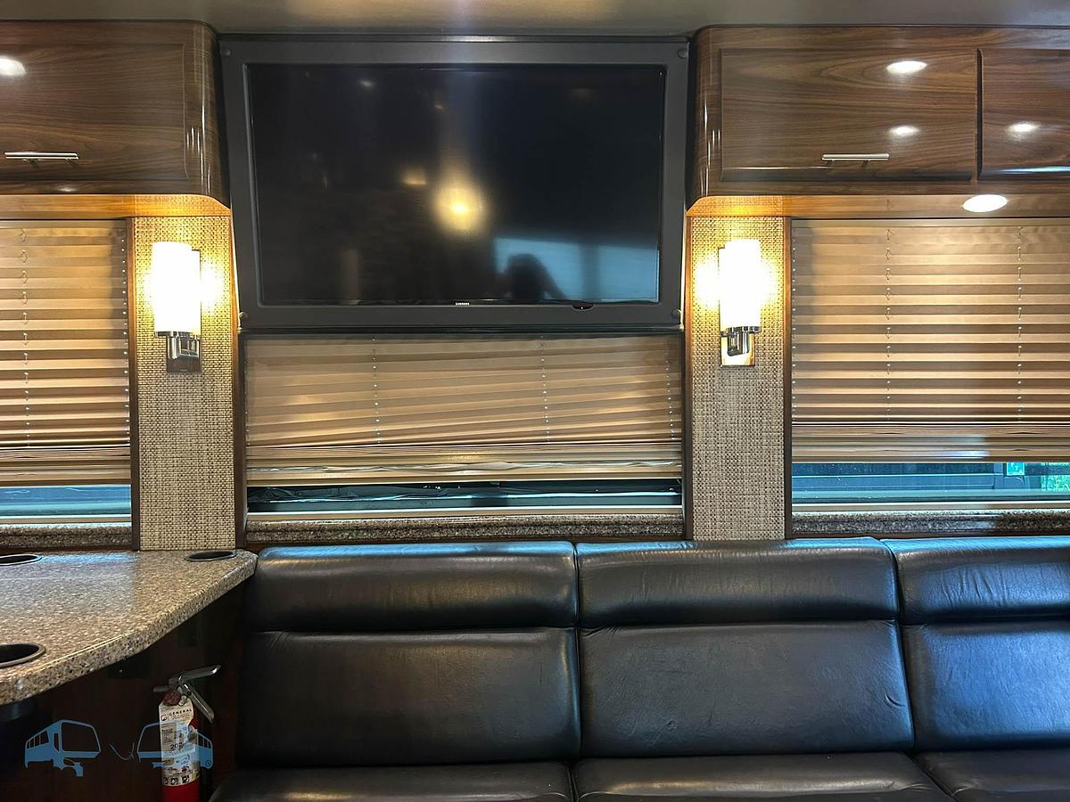 Used 2008 PREVOST XLII