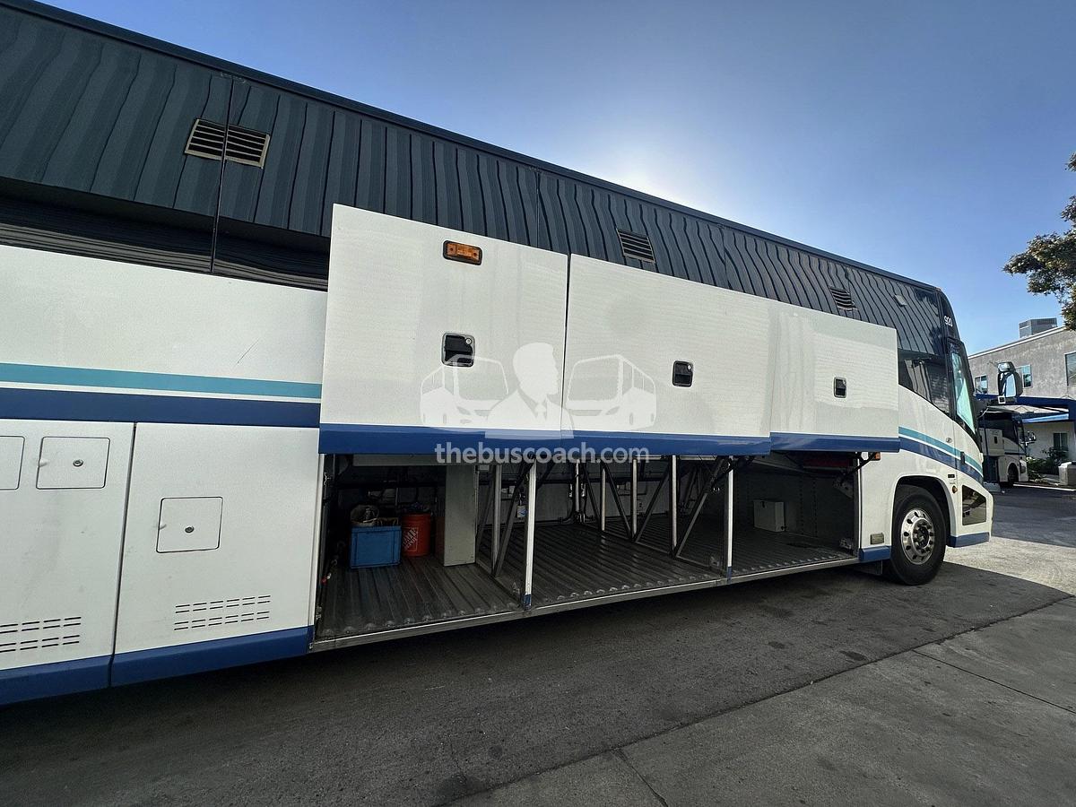 Used 2012 MCI J4500