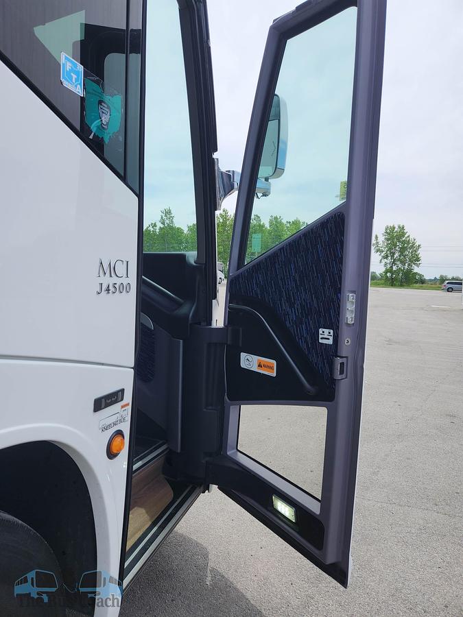 Used 2024 MCI J4500