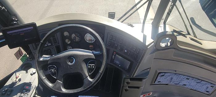 Used 2008 MCI J4500 ADA