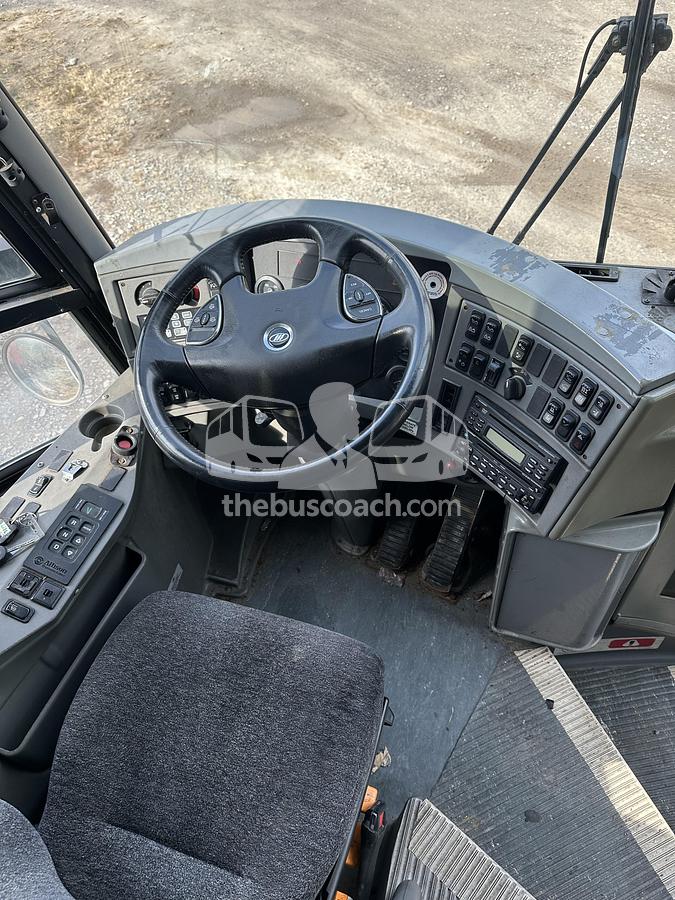 Used 2009 MCI J4500