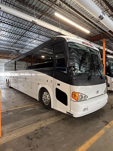 Used 2007 MCI D4505