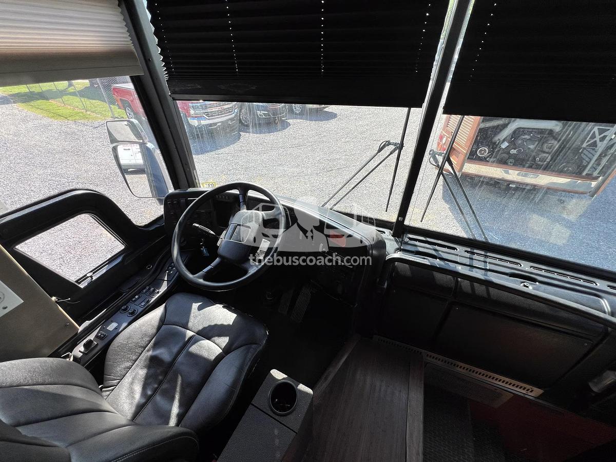 Used 2006 PREVOST XLII Entertainer Willie