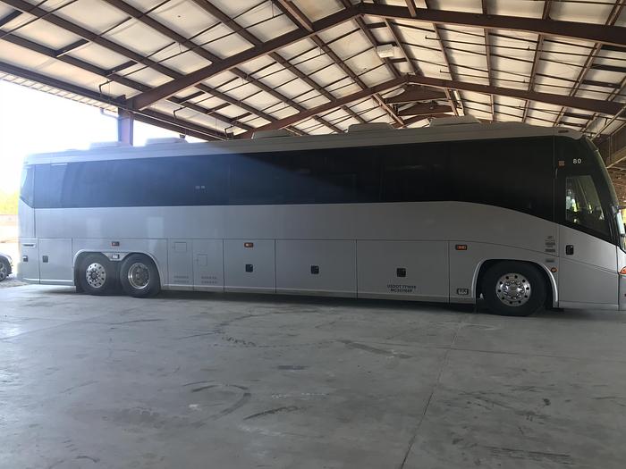 Used 2006 MCI E4500 Conv