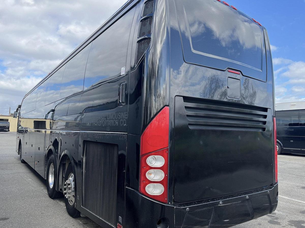 Used 2018 VOLVO 9700