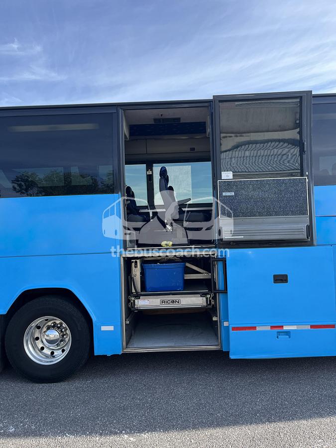 Used 2004 PREVOST H3-45 ADA