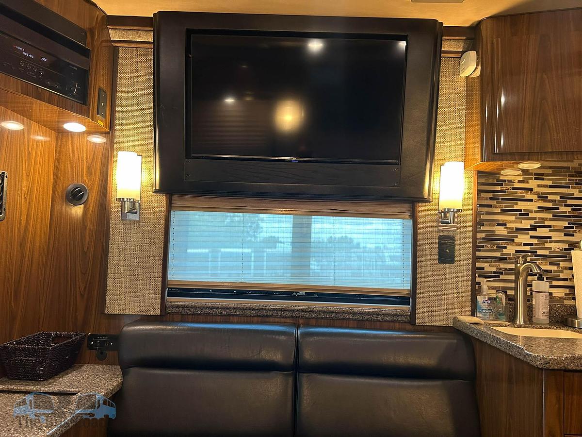 Used 2008 PREVOST XLII